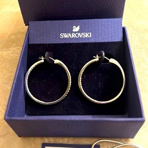 NWT SWAROVSKI SOMMERSET SILVER HOOP W/ CRYSTALS